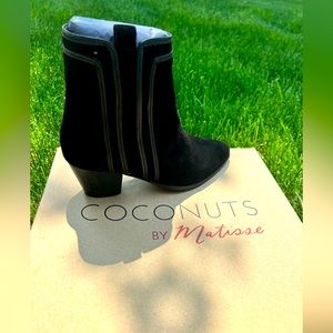 Coconuts by Matisse Ankle Boots